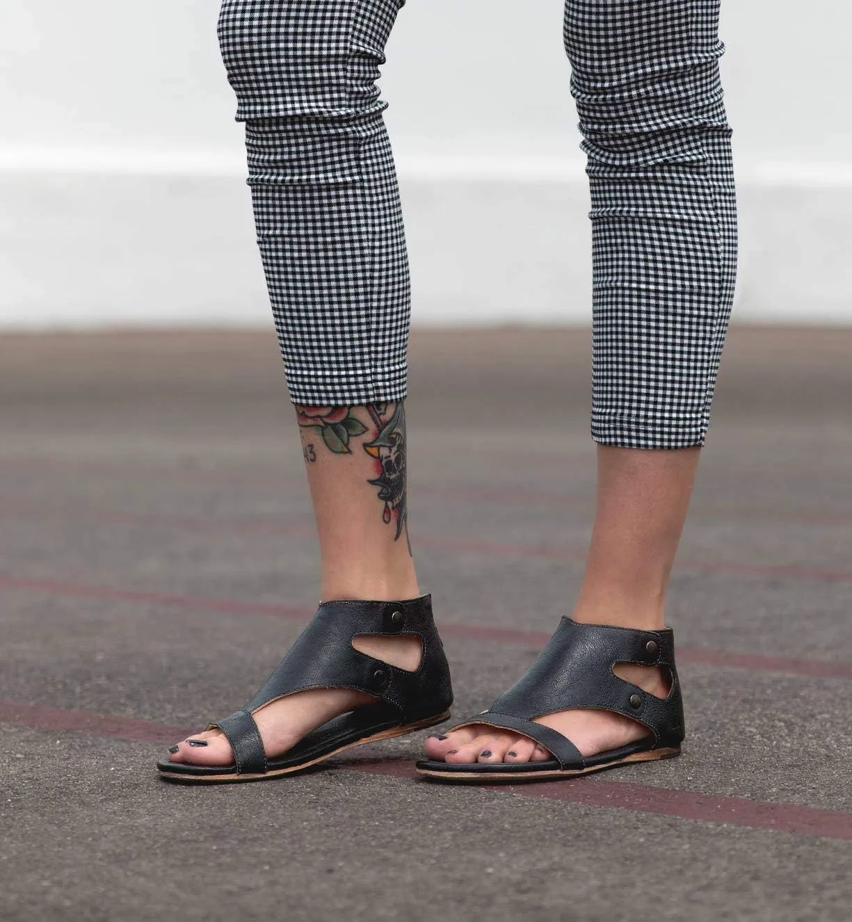 Bed:Stu Soto Women's Sandal