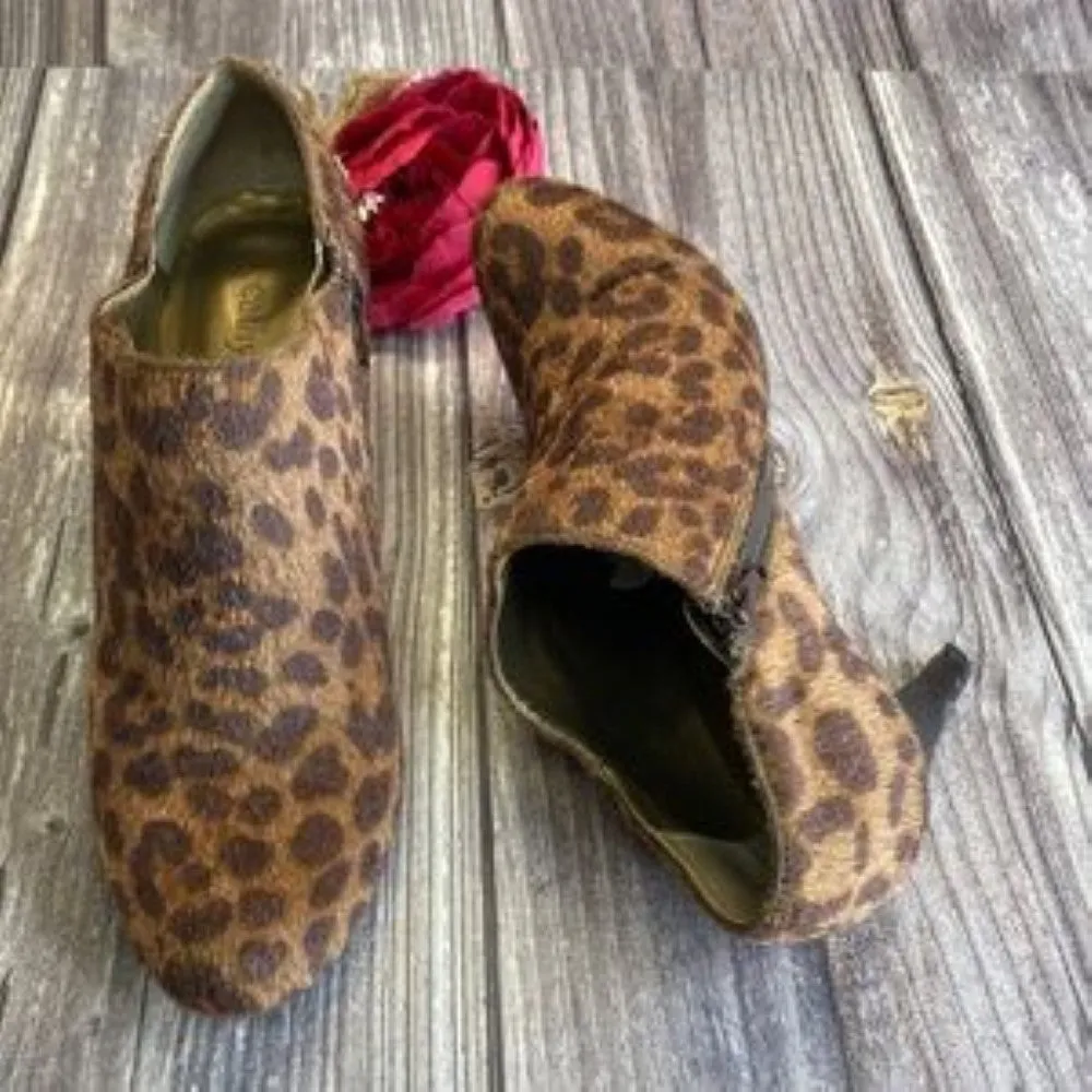 BELLA VITA Kira II Leopard Print Booties 9M