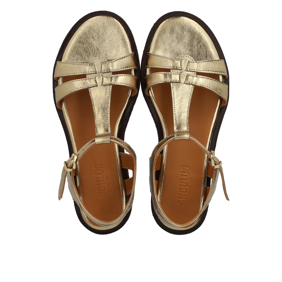 Classic strappy sandal