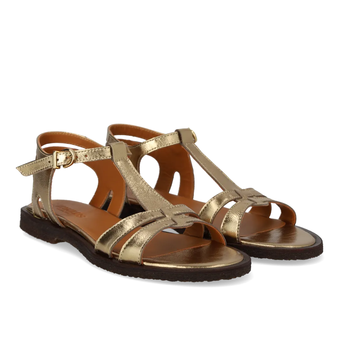 Classic strappy sandal