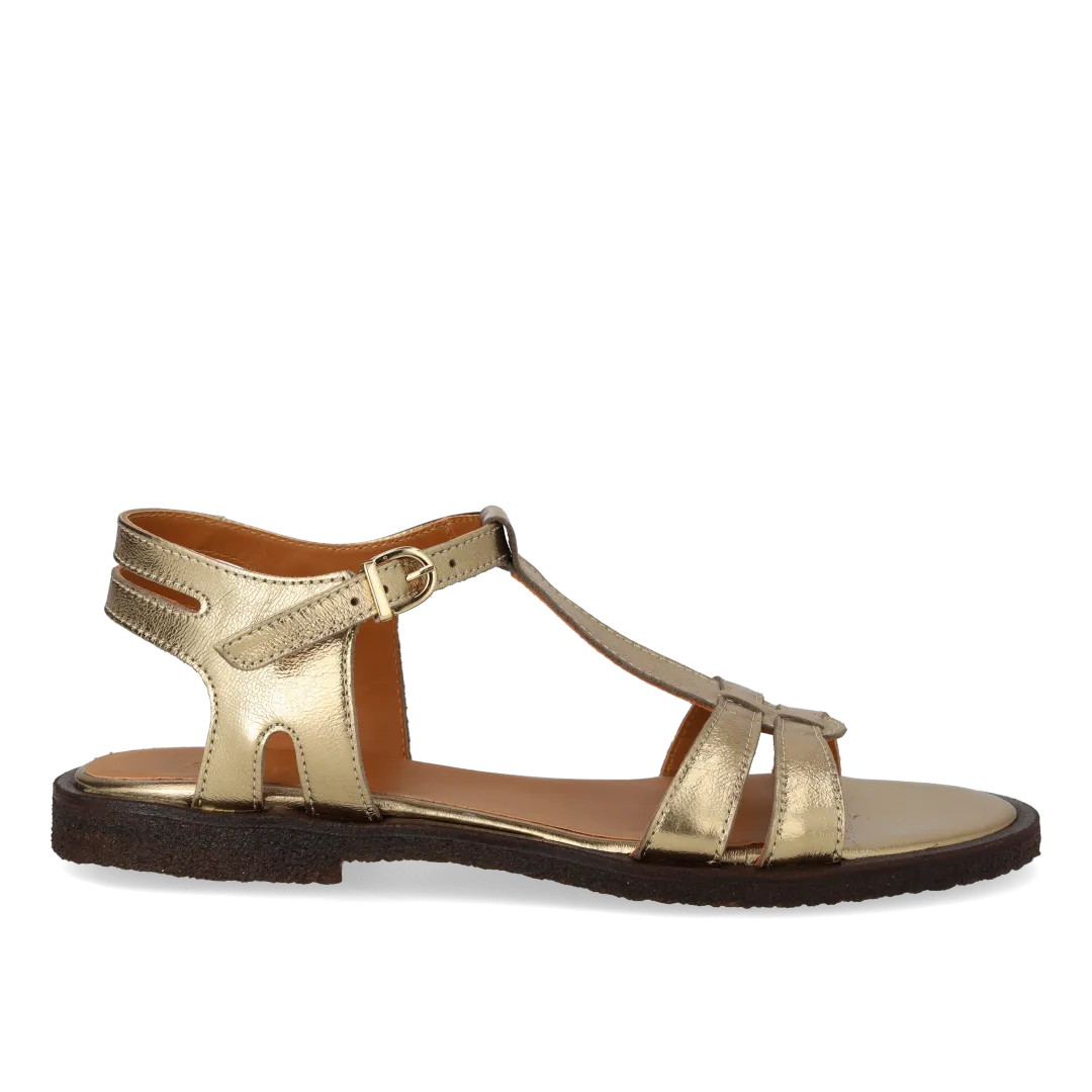 Classic strappy sandal