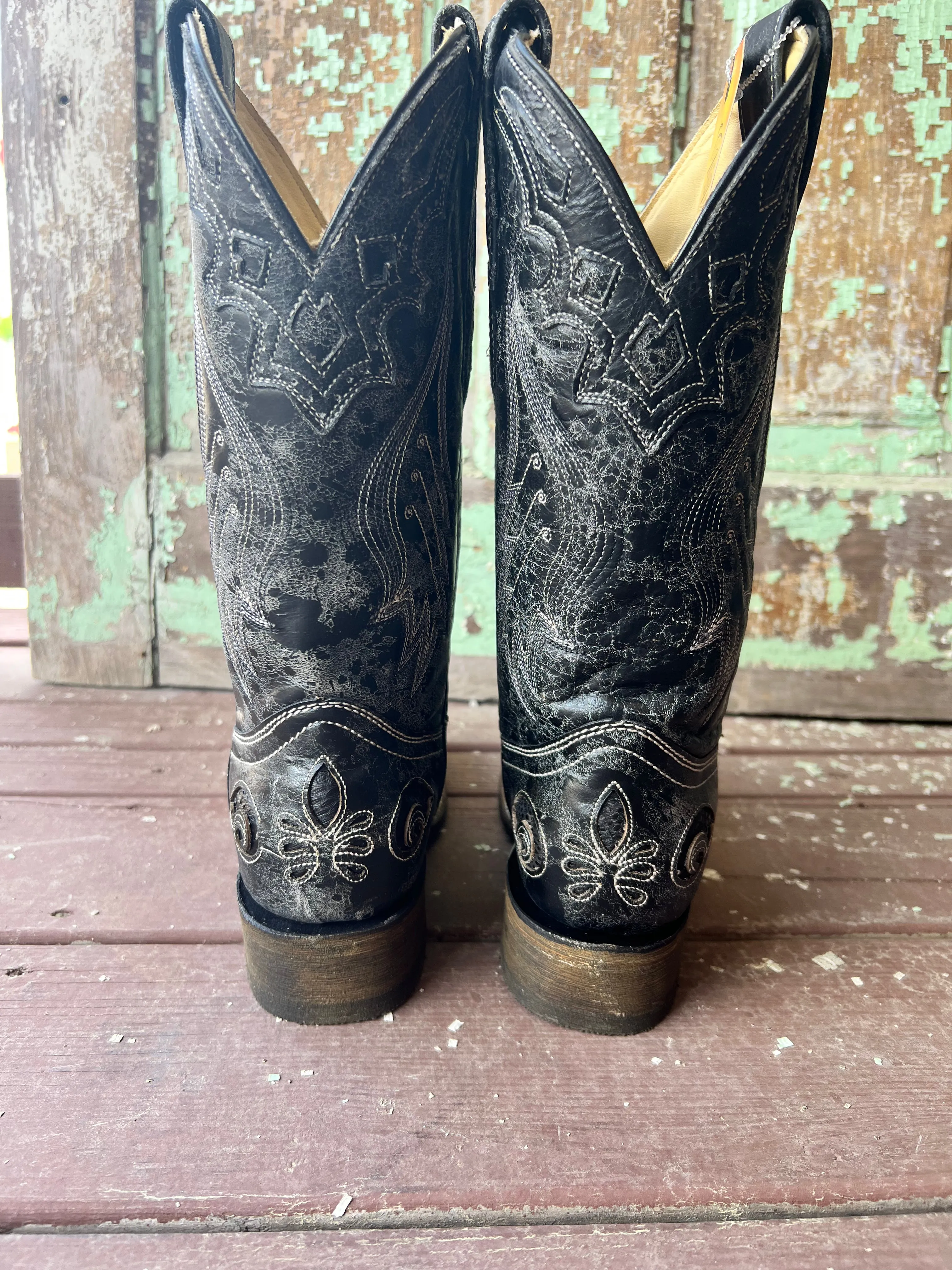 Corral Women's Distressed Black Snake Inlay Square Toe Western Boots A2402