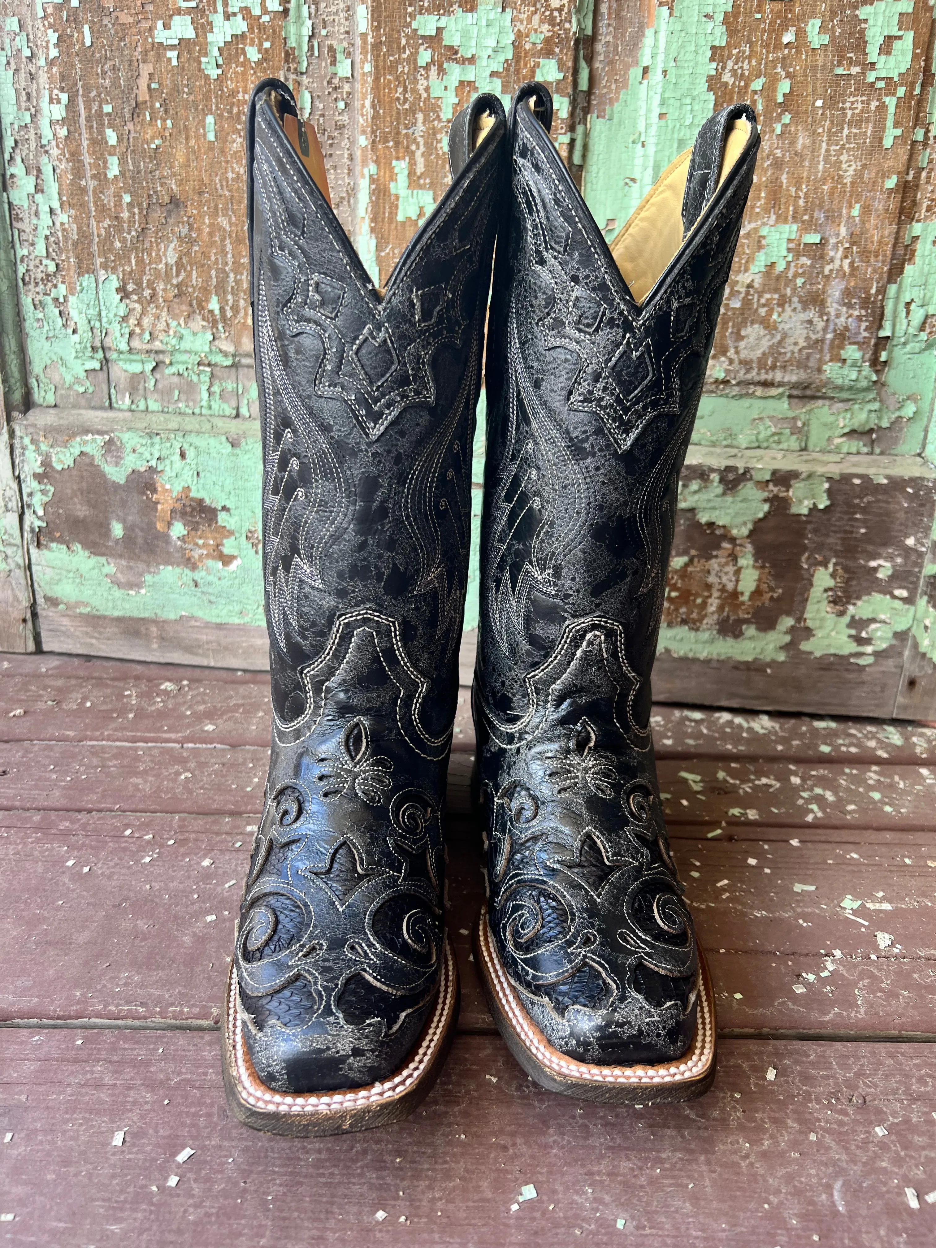 Corral Women's Distressed Black Snake Inlay Square Toe Western Boots A2402