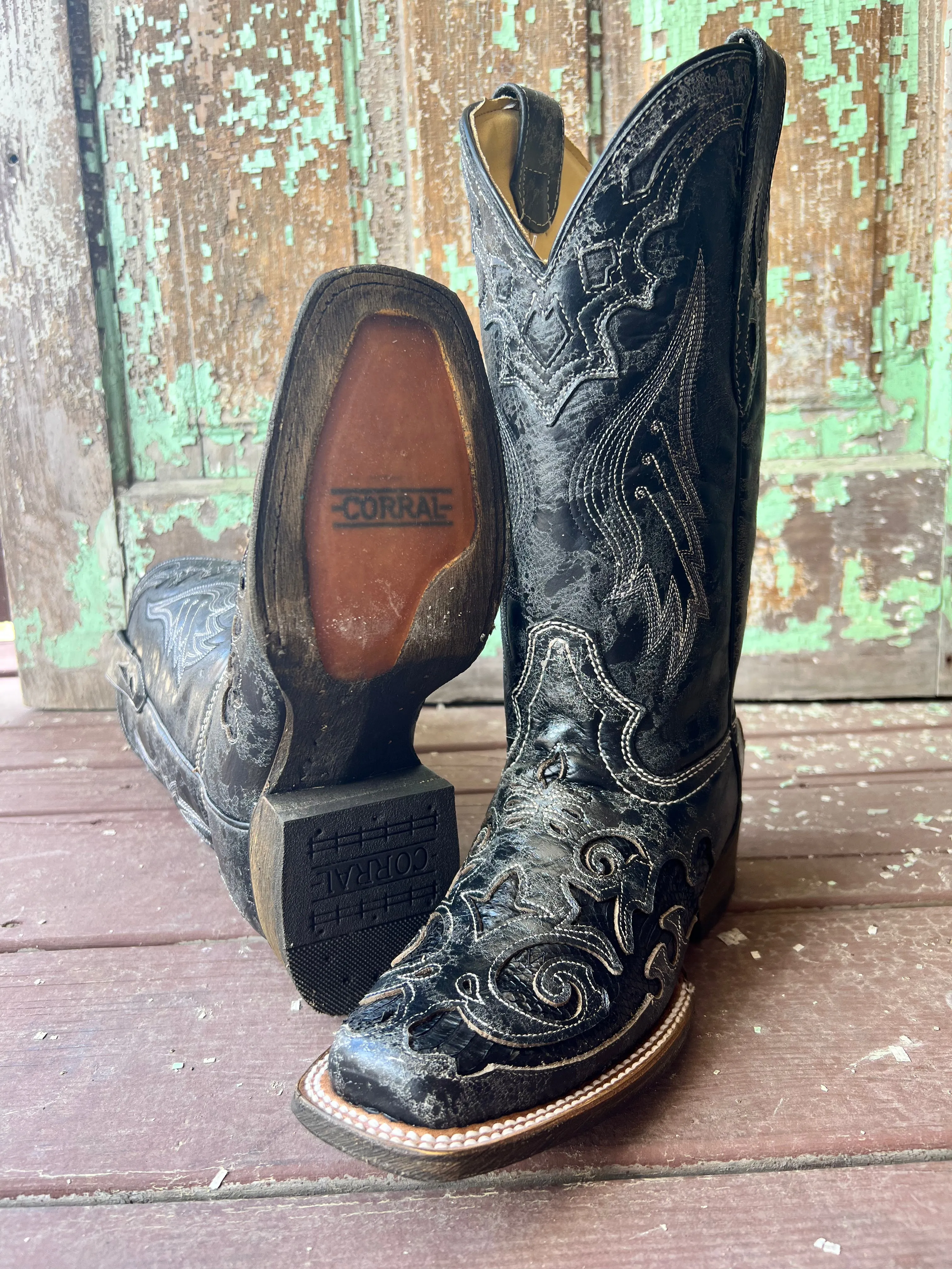Corral Women's Distressed Black Snake Inlay Square Toe Western Boots A2402