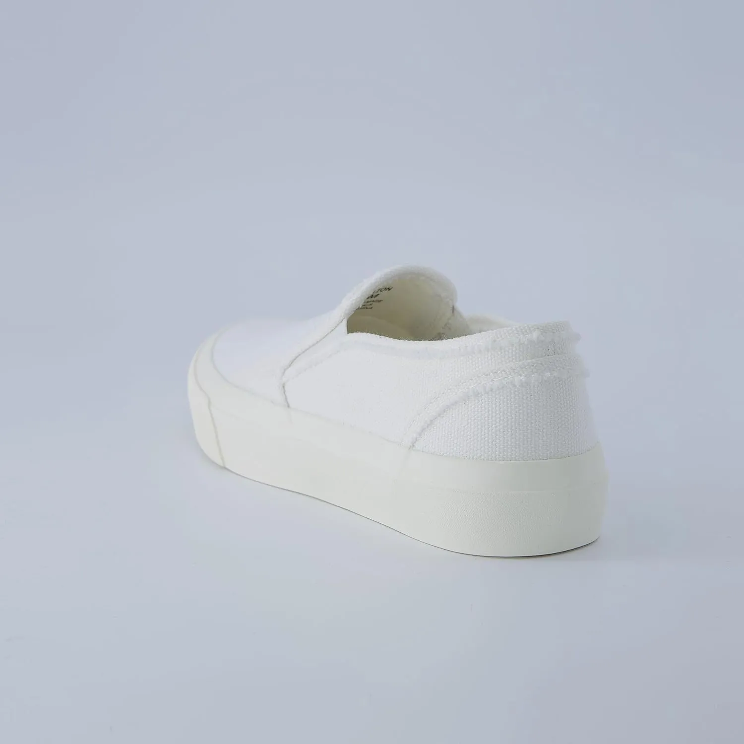 CUSHIONAIRE Fulton Women’s Slip-On Sneaker – Frayed Canvas Casual Shoe with Memory Foam & Flexible Outsole
