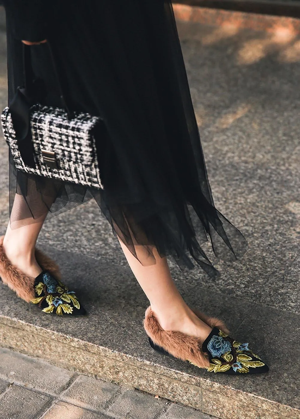 Divanne Slip On Loafers, Womens Embroidery Mule Shoes with Plush Lamb Fur Velvet Backless Pointed Toe Mule Slide