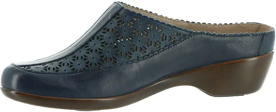 Easy Spirit Women's Dusk Mule Clog