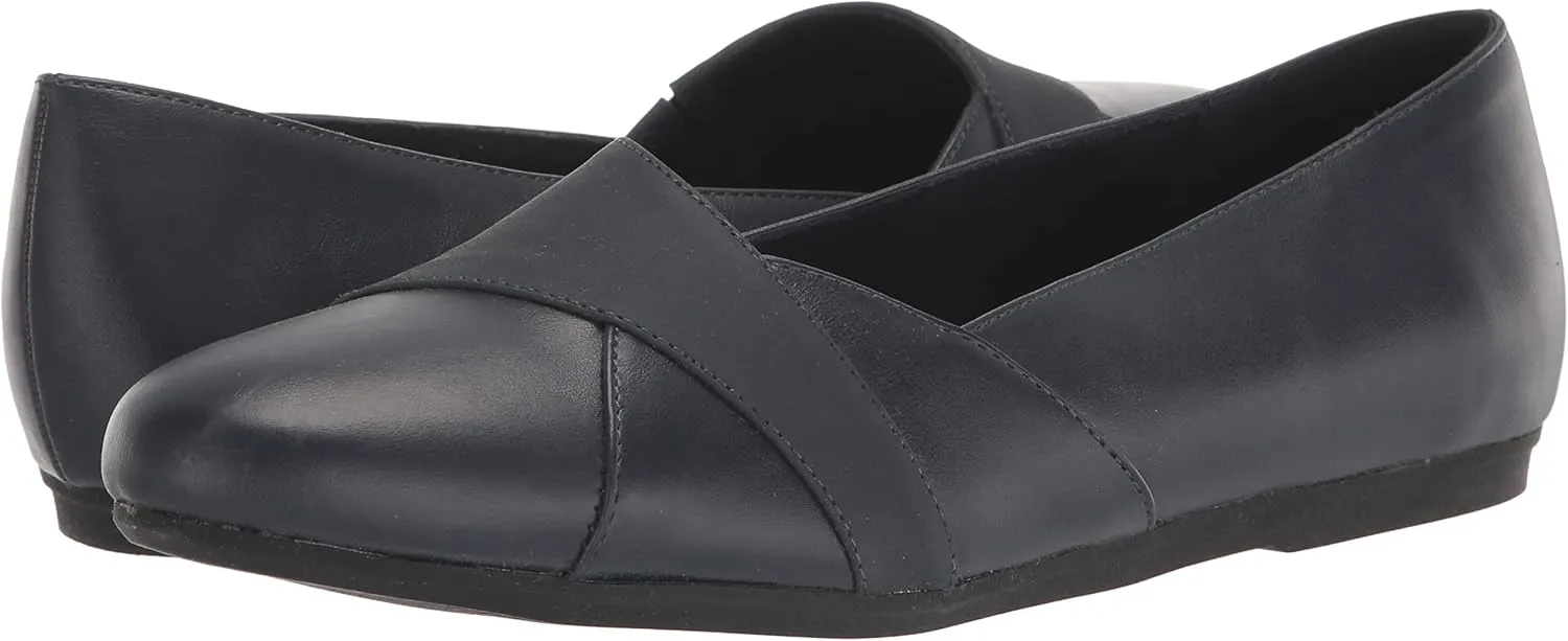 Easy Street Women's Bessie Sneaker