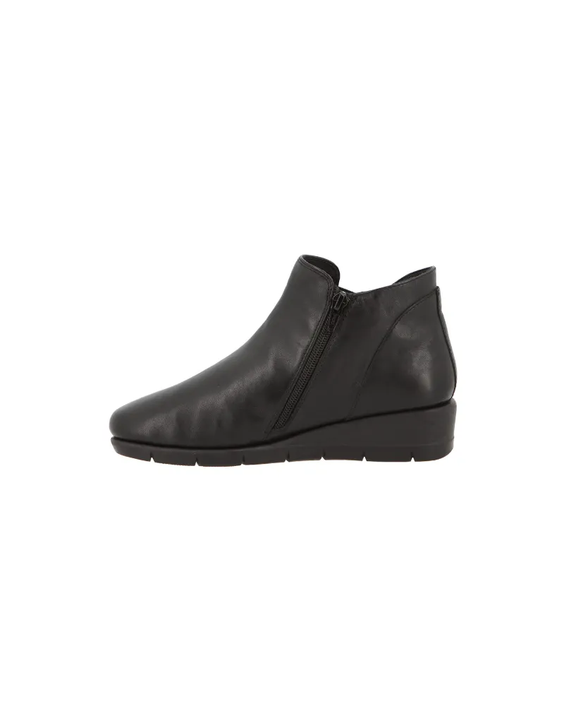 Gracious Milled Ankle Boot in Black