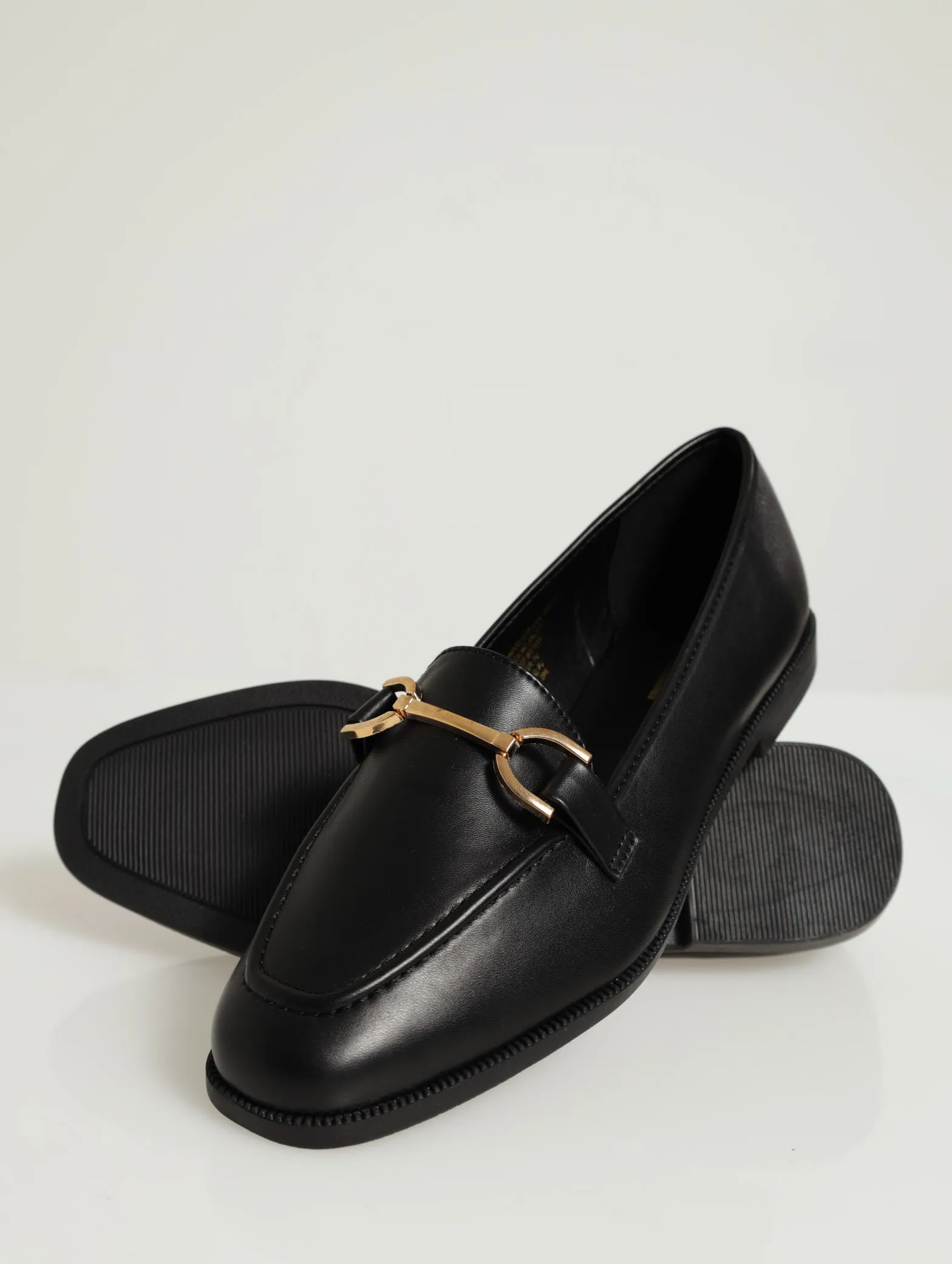 Loafer With Trim