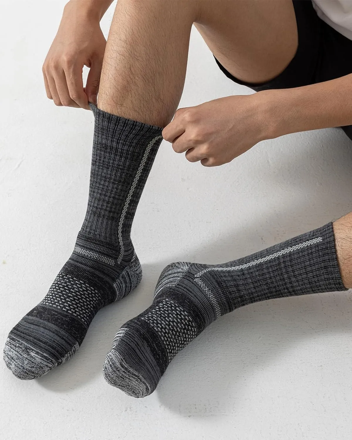 Men's Cotton Crew Work Socks, 5 Pairs Cushioned Boot Socks,Moisture Wicking Athletic Socks for Hiking Sports Running