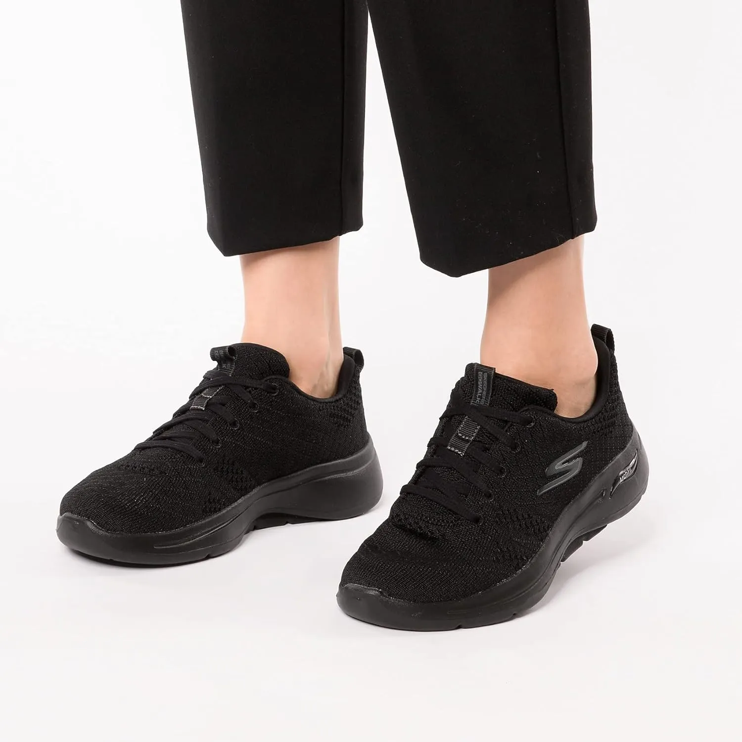 Skechers Women's Go Walk Arch Fit Unify Sneaker