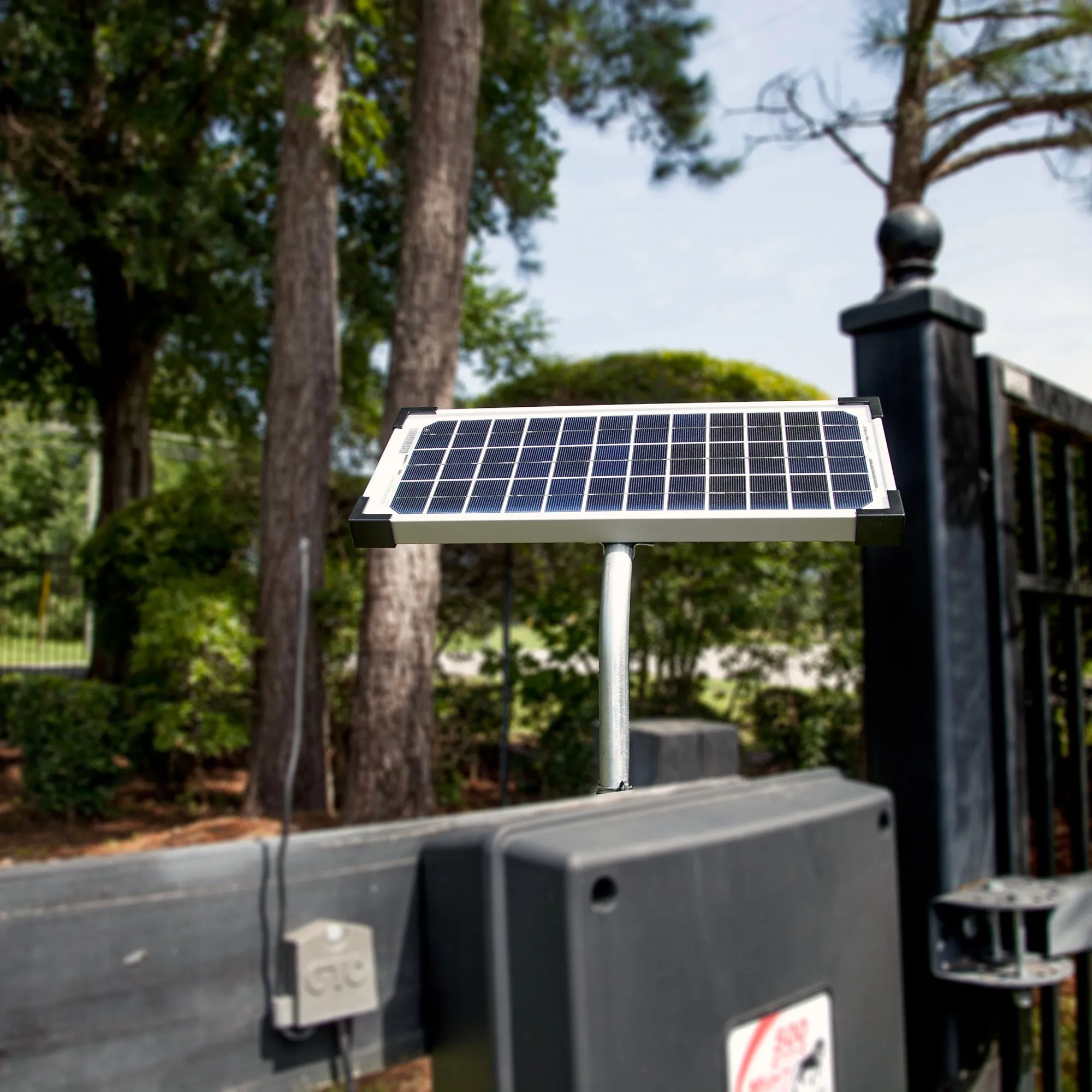 Solar Panel Kit - 30 Watt (FM125)