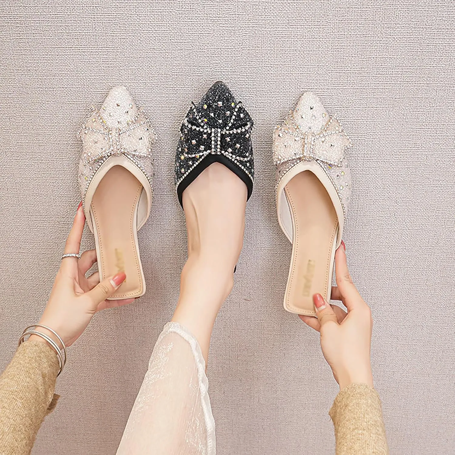 Women's Rhinestone Bow Flat Mules,Fashion Sequins Bow-Knot Closed Pointed Toe Backless Comfortable Slip-On Beef Tendon Soft Sole Slides Wedding Party Mule Shoes
