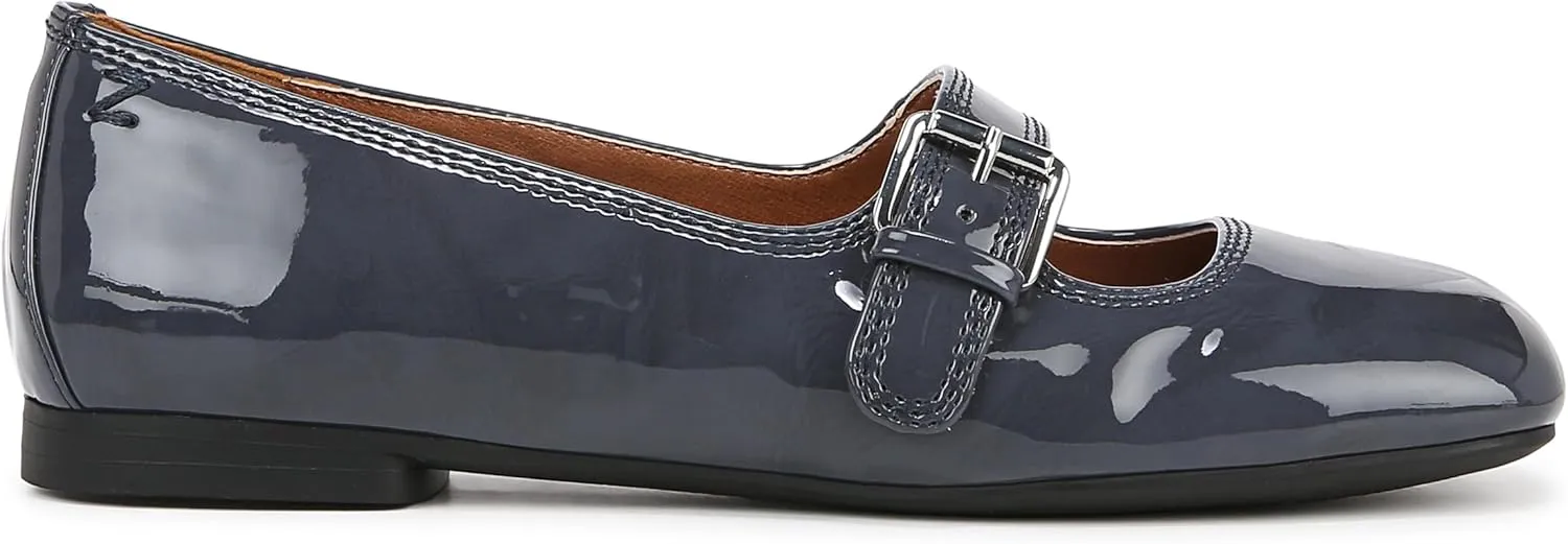 ZODIAC Women's Classic Loafer Flat